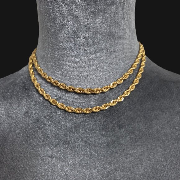 Vintage Monet Gold-Tone 30” Twisted Rope Chain Necklace Classic Timeless Signed - Picture 2 of 7